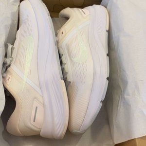 Nike Air Zoom Structure 24